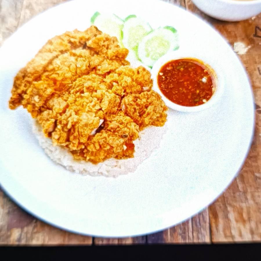 Thai Fried Chicken Rice (Cơm Gà Chiên Thái Lan)